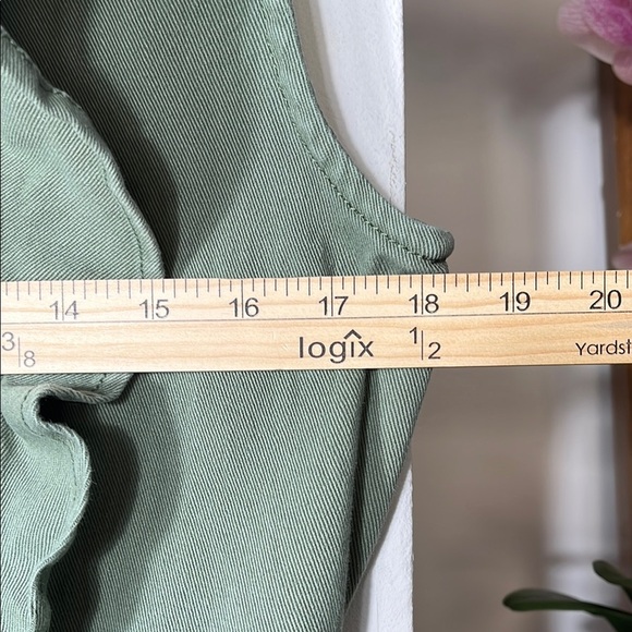 Tinsel Ruffle Stretch Dress - Picture 6 of 10